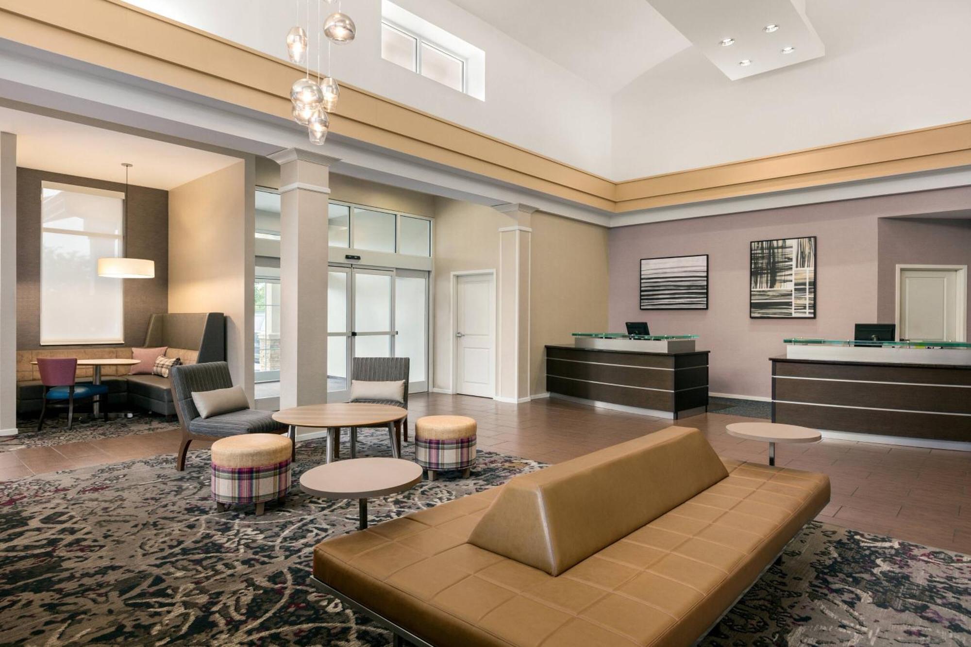 Near Hamilton Place 3* Chattanooga